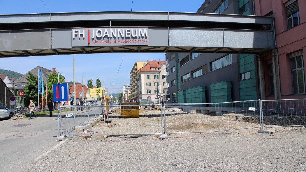 Der Radweg in der Alten Poststraße vor der FH JOANNEUM ist momentan unbefahrbar.