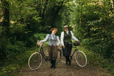 Julia Mondré (genussradler.at) und Eva Tieber (@evas_kleidertruhe)