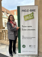 Verkehrslandesrätin Claudia Holzer wirbt für kostenlose E-Bike-Kurse. © Büro Landesrätin Dr. Claudia Holzer | Dominik Hausjell